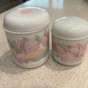 Candles in ceramic holders with lids